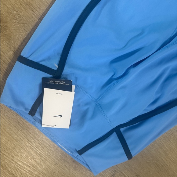 Nike Sky Blue and Black Leggings - Picture 3 of 7